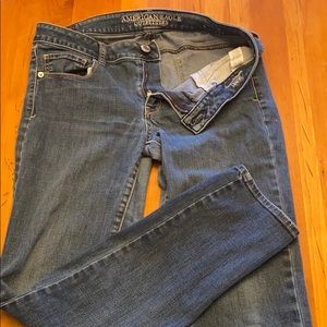 AEO JEANS SIZE 10 Skinny super stretch jeans